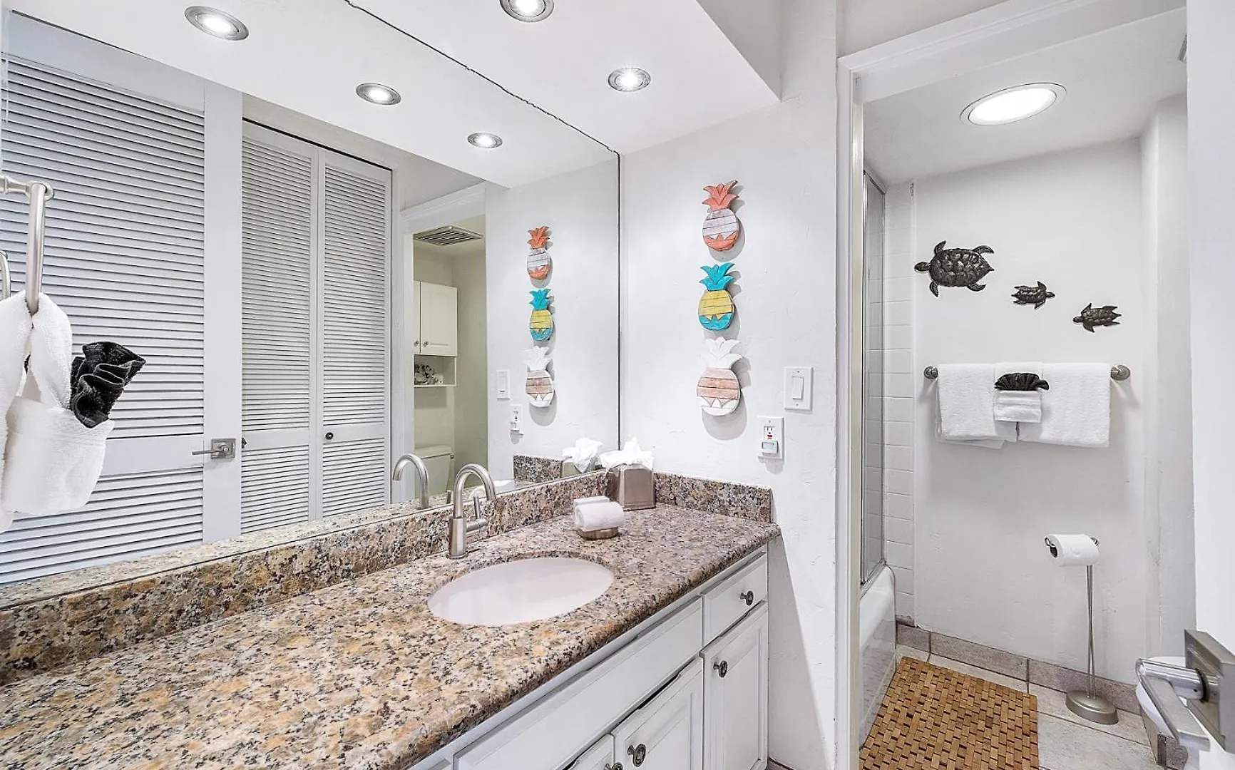 Noniluna 1 & 2 Rent Together - Sleeps 20 Lahaina Apartment