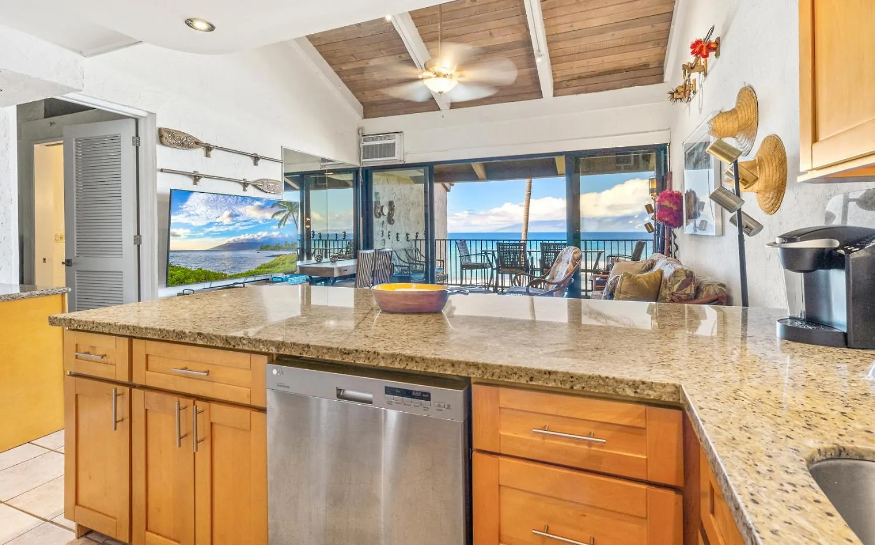 Noniluna 1 & 2 Rent Together - Sleeps 20 Lahaina 0*,  United States