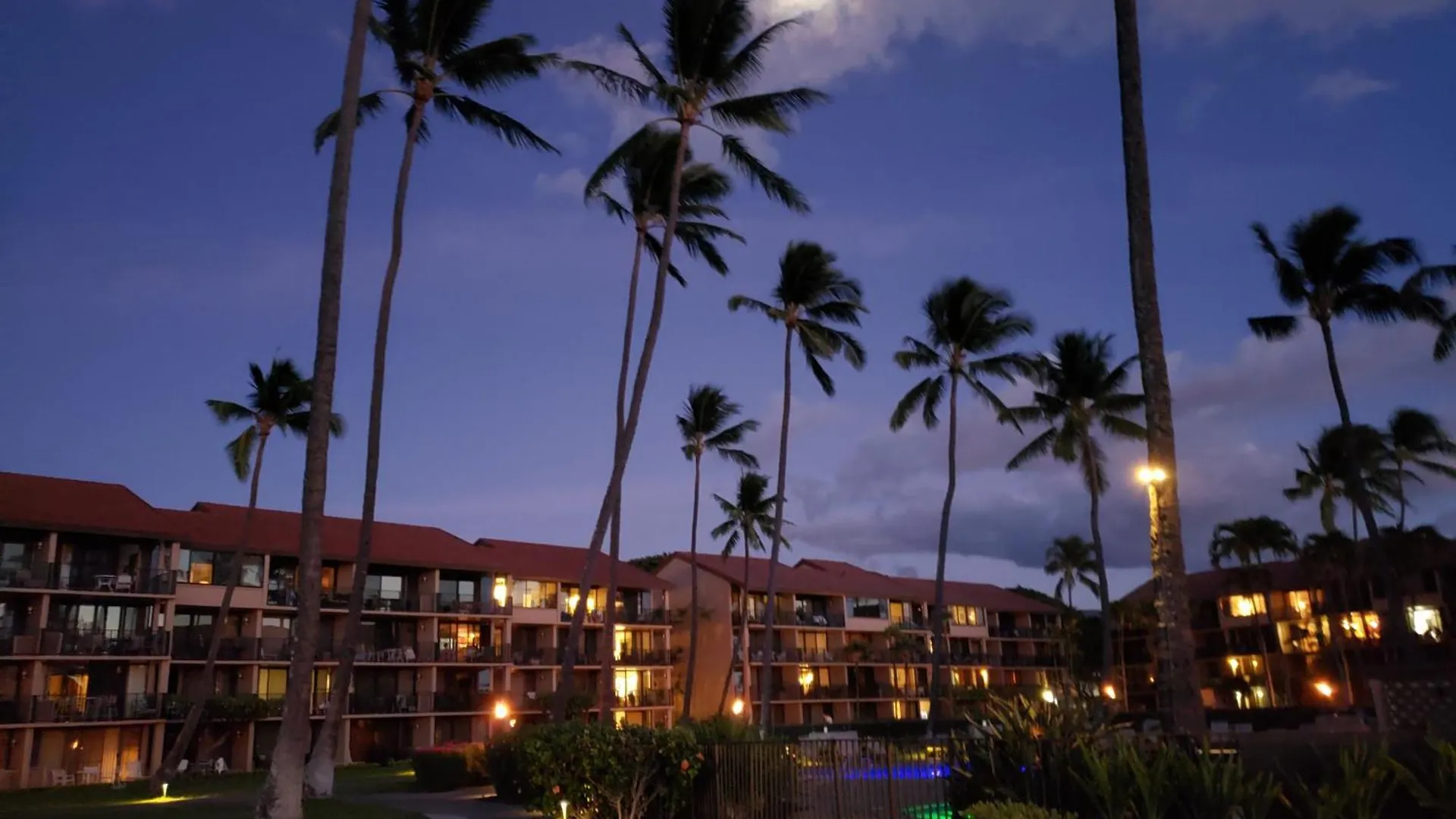 Apartment Noniluna 1 & 2 Rent Together - Sleeps 20 Lahaina
