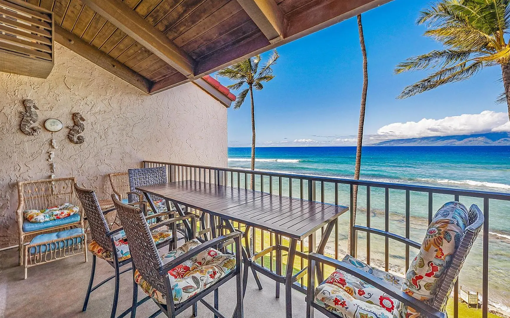 Noniluna 1 & 2 Rent Together - Sleeps 20 Lahaina United States