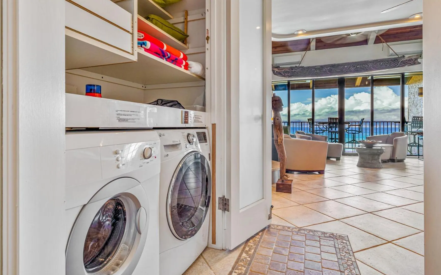 Noniluna 1 & 2 Rent Together - Sleeps 20 Lahaina 0*,  United States