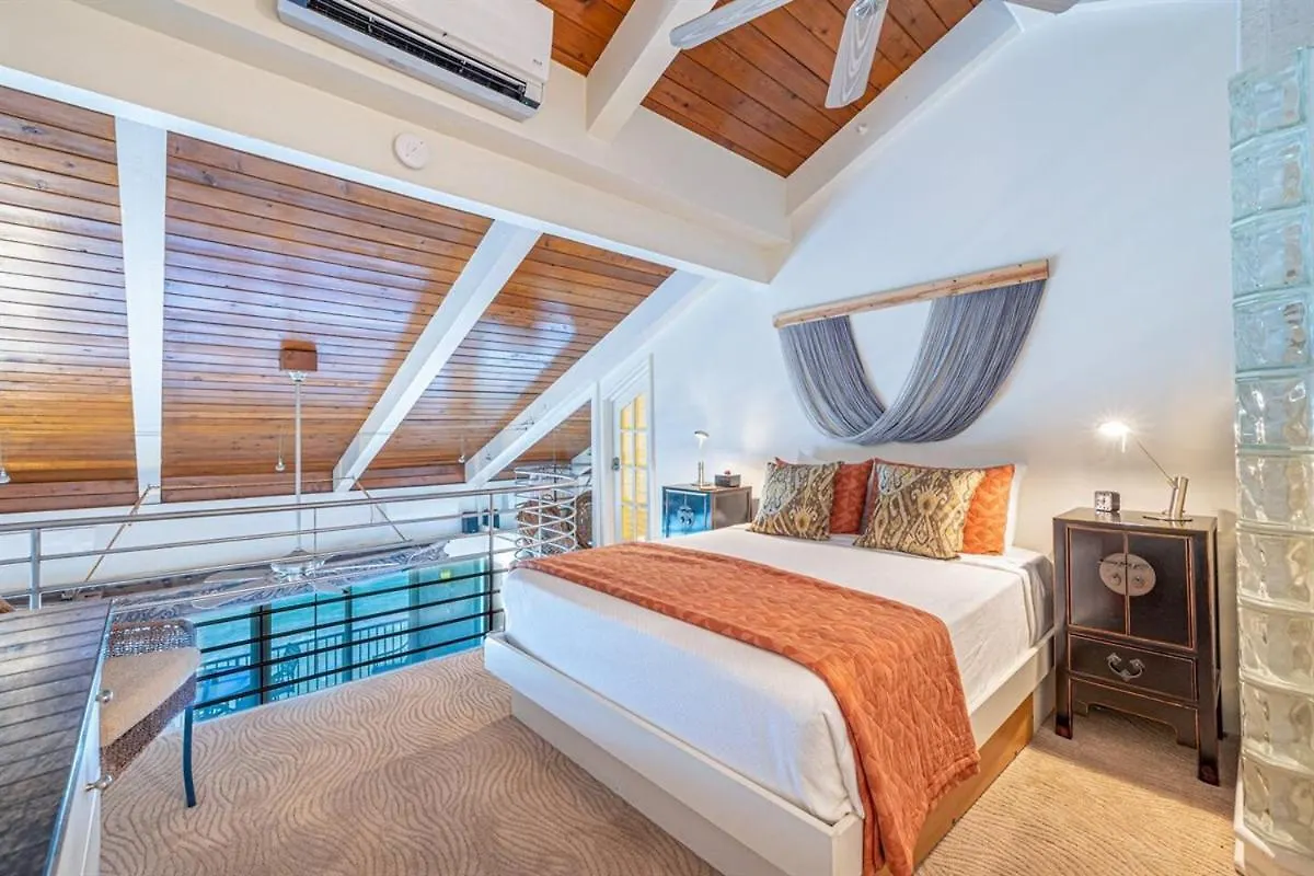 Noniluna 1 & 2 Rent Together - Sleeps 20 Lahaina Apartment